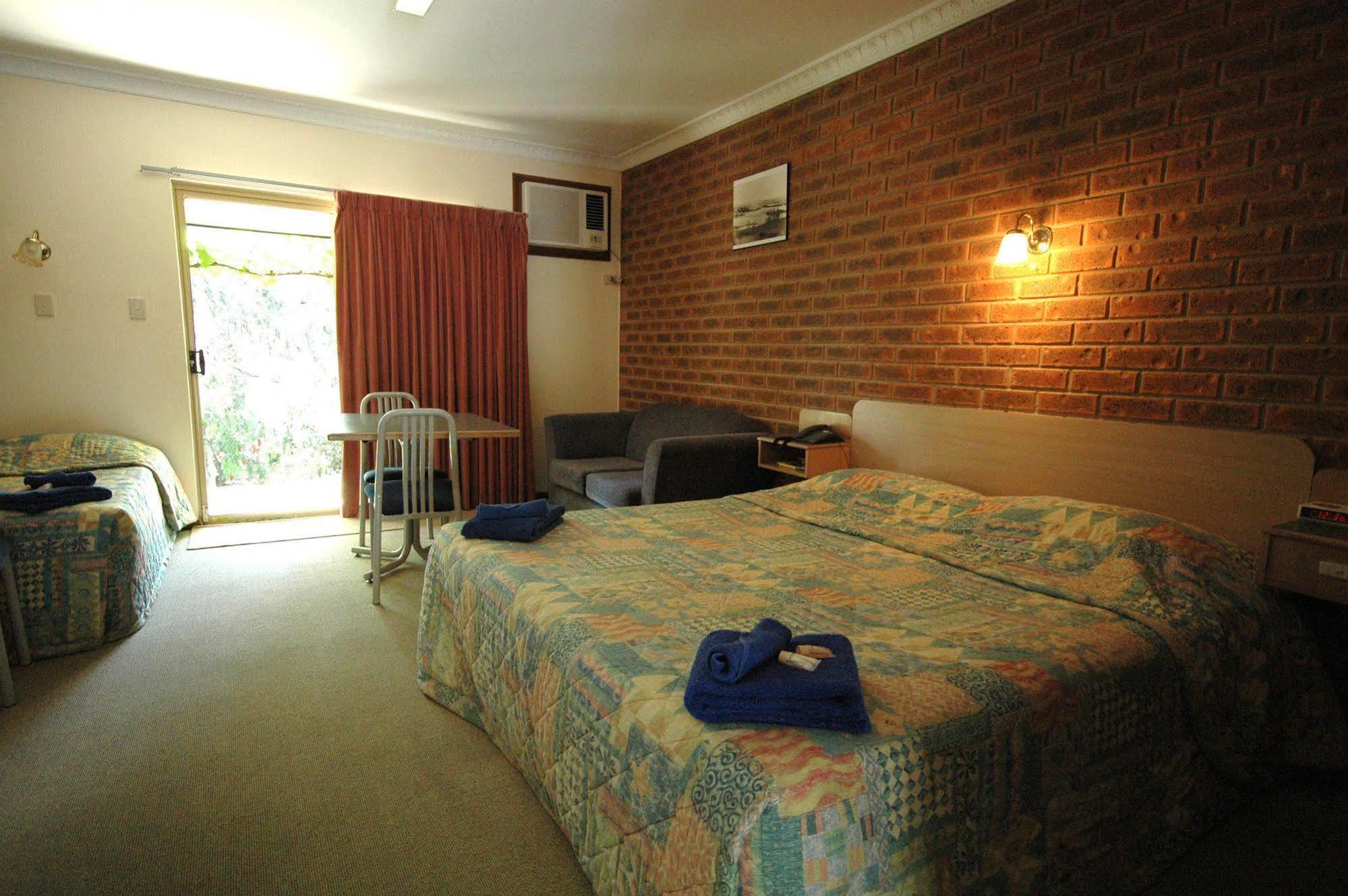 Burra Motor Inn Habitación foto